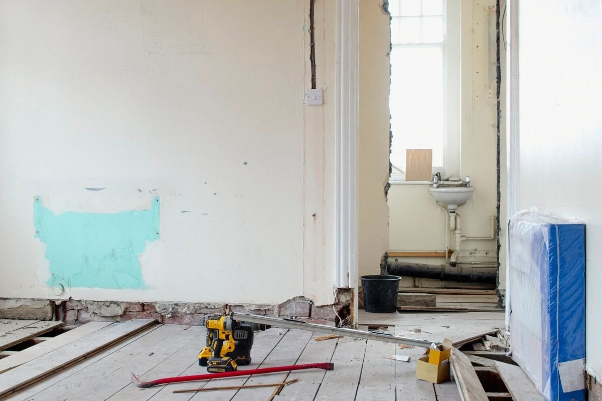 Luxury master bathroom — before